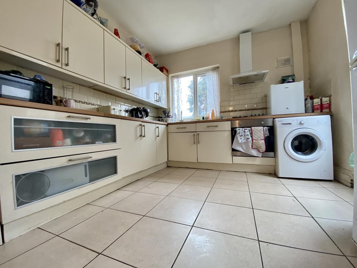 5 bedroom house for rent Llanishen Street, Cardiff, CF14 3QE UniHomes