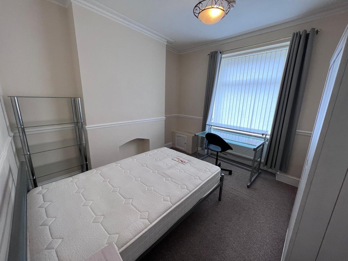 6 bedroom house on Kilvey Terrace, Port Tennant, Swansea
