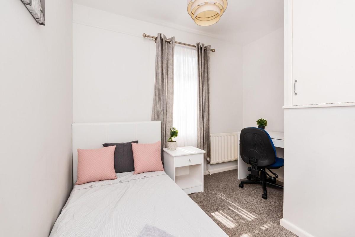 4 bedroom house for rent Redland Park, Bath, BA2 1SH UniHomes