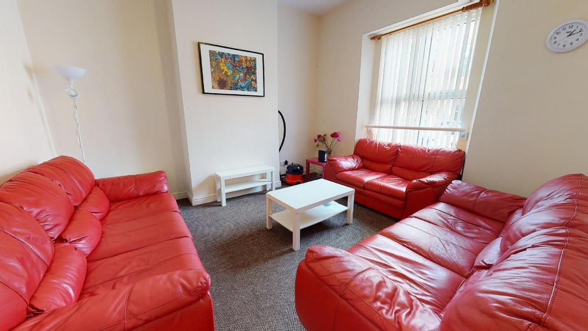 6 bedroom house on Holberry Close, Broomhall, Sheffield
