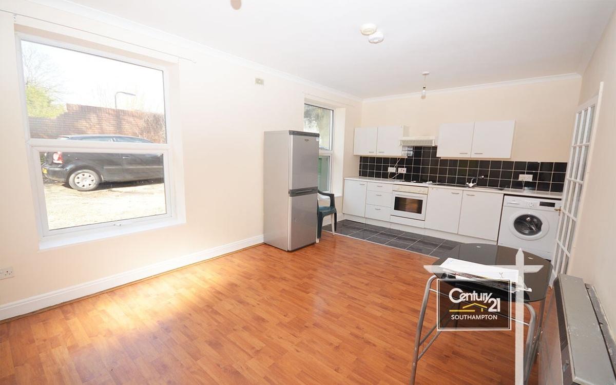 2 bedroom apartment for rent Portswood Road, Southampton, SO17 2LF