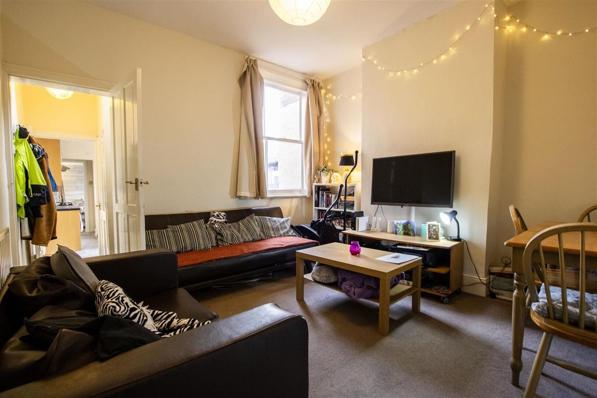 4 bedroom house for rent Harborne Park Road, Birmingham, B17 0NG UniHomes