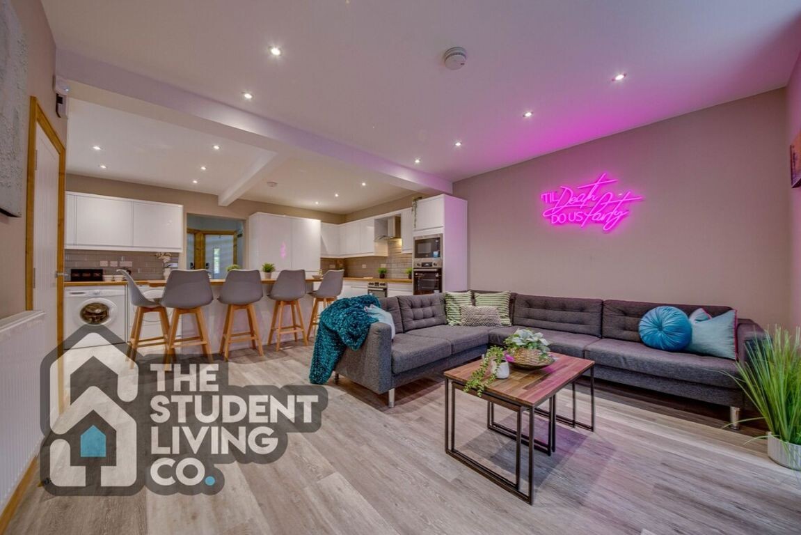 6 bedroom house on Ednaston Road, Dunkirk, Nottingham