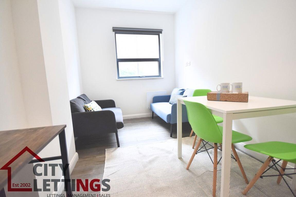 3 bedroom apartment on Forest Road West, Arboretum, Nottingham