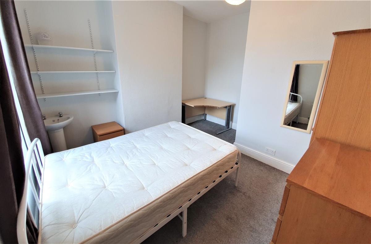 5 bedroom house for rent Cranbrook Avenue, Hull, HU6 7SN UniHomes