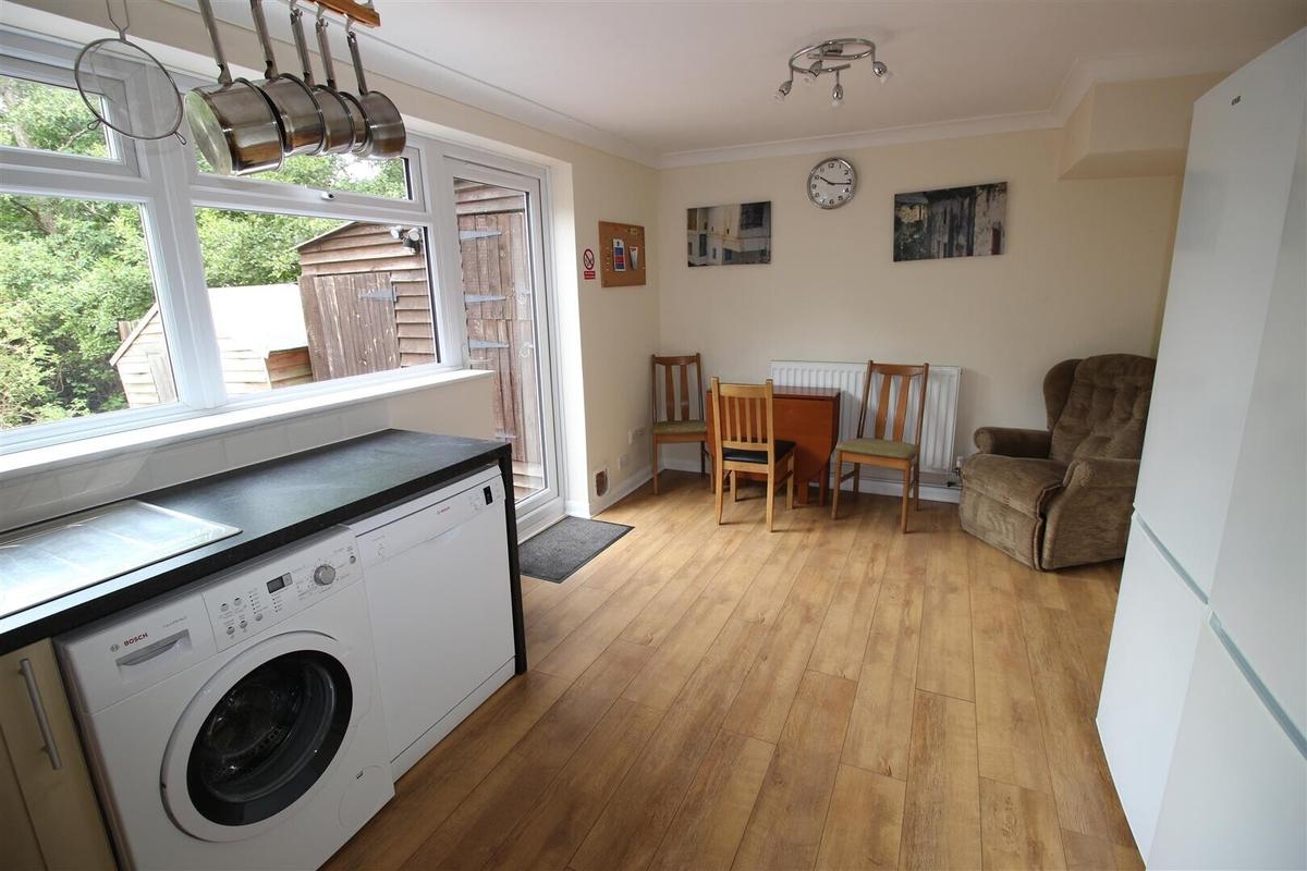 4 bedroom house for rent Braybourne Close, London, UB8 1UJ UniHomes