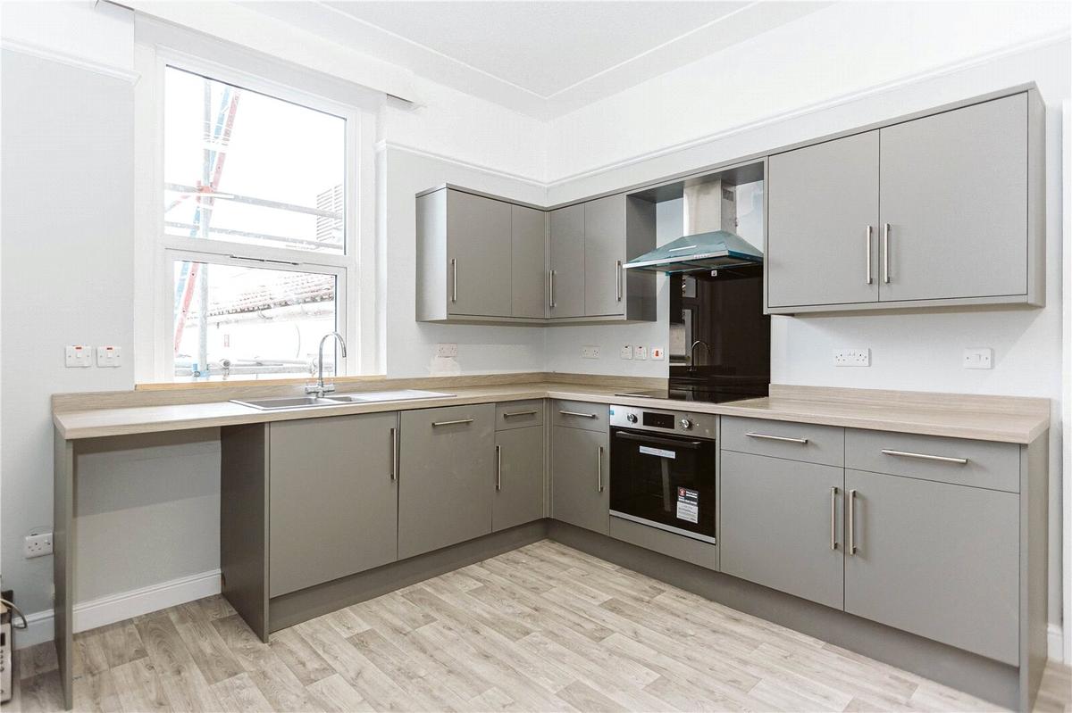 5 bedroom house on Henleaze Road, Southmead, Bristol