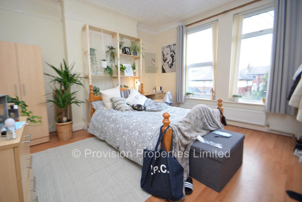 8 bedroom house on Brudenell Road Leeds, Hyde Park, Leeds