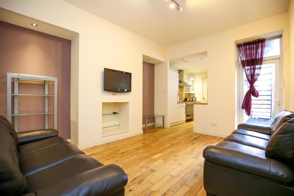 3 bedroom apartment for rent Spencer Street, Newcastle, NE6 5BY UniHomes