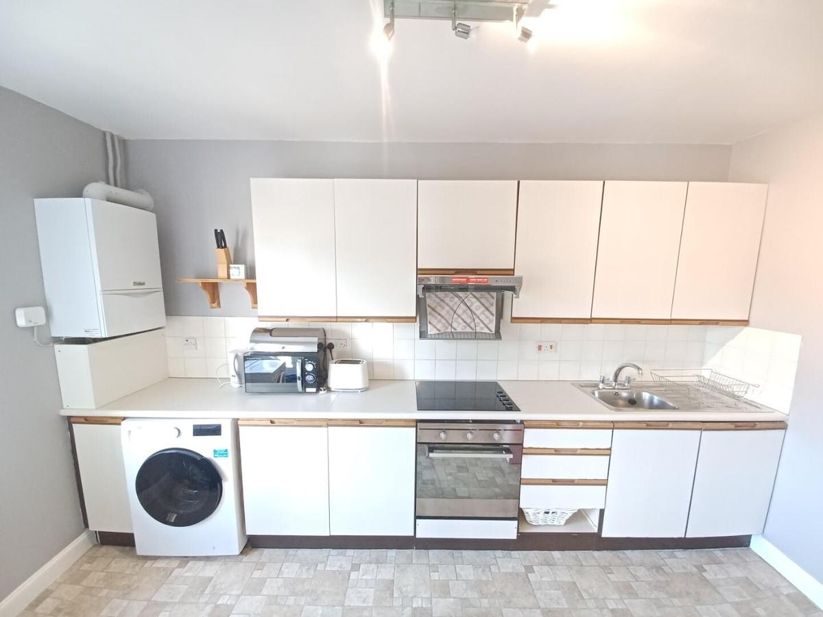 3 bedroom apartment for rent Newbridge Road, Bath, BA1 3HE UniHomes