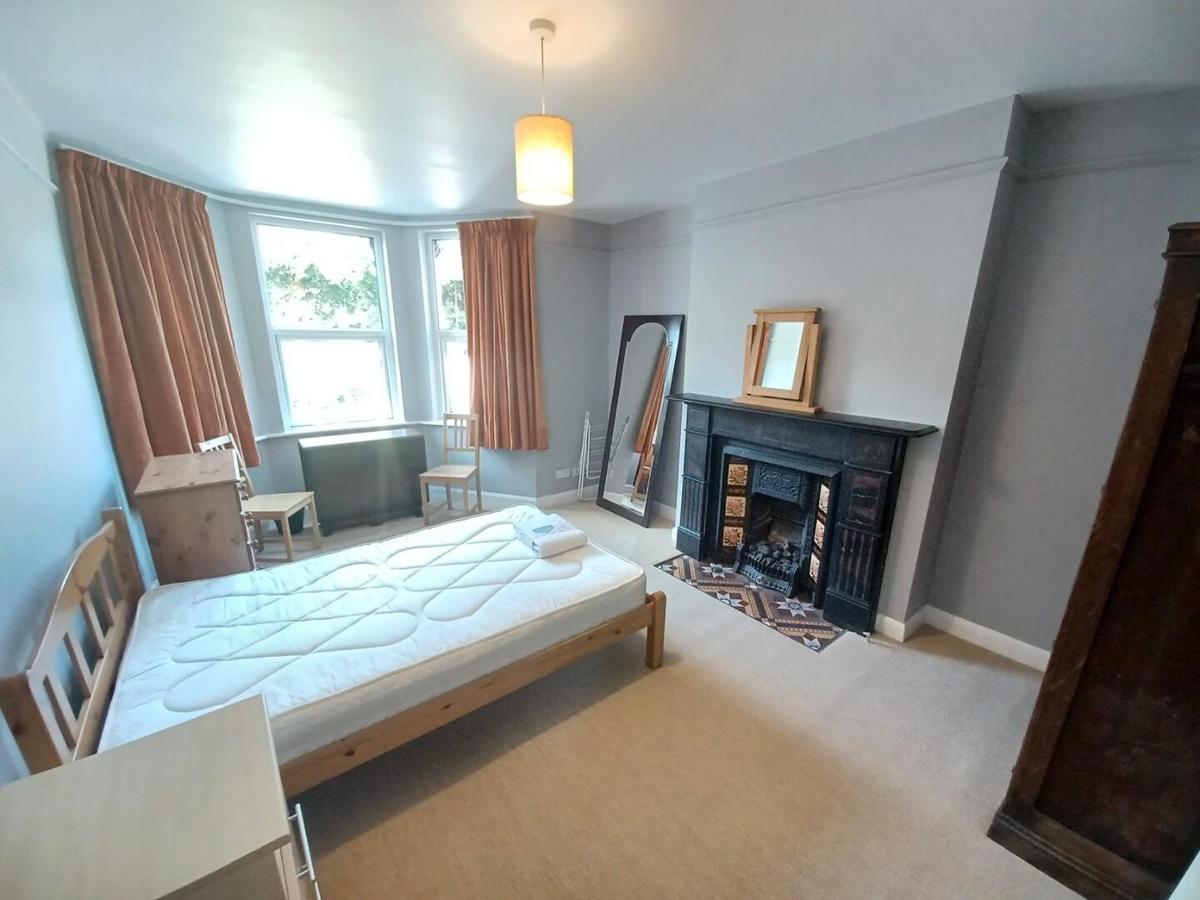 3 bedroom apartment for rent Newbridge Road, Bath, BA1 3HE UniHomes