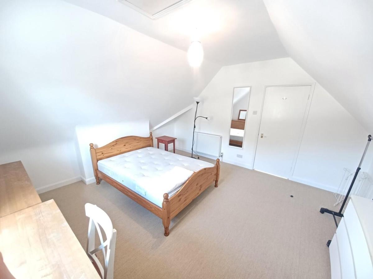 3 bedroom apartment for rent Newbridge Road, Bath, BA1 3HE UniHomes