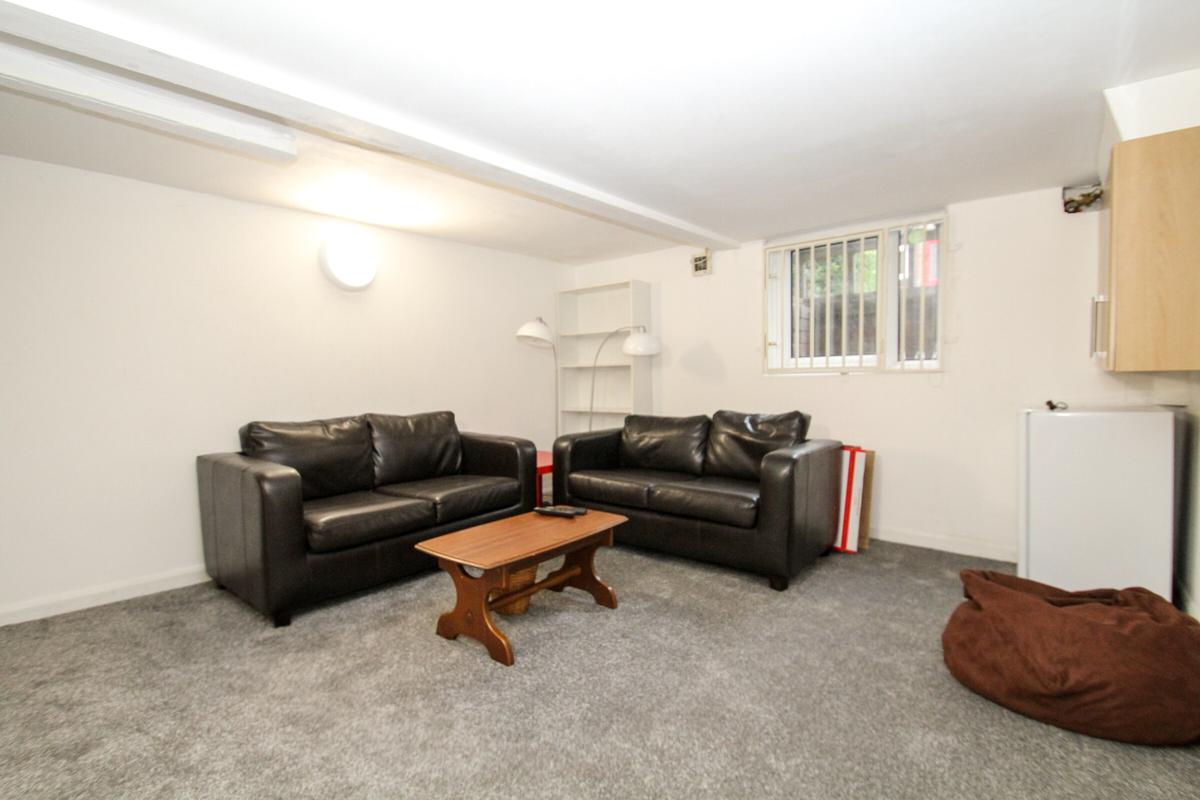 4 bedroom house for rent Hyde Park, Leeds, LS6 1EQ UniHomes