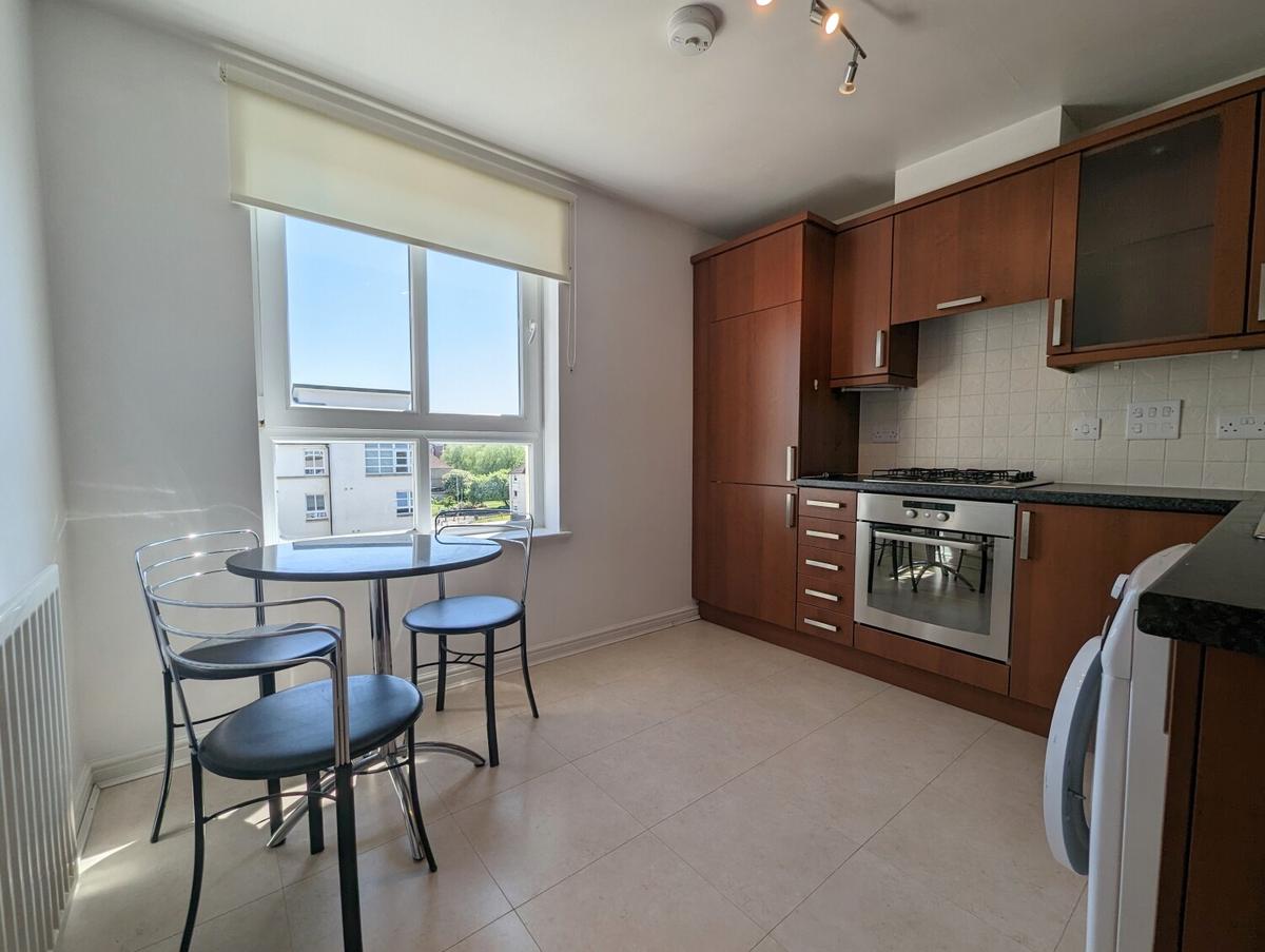 2-bedroom-apartment-for-rent-lochend-road-edinburgh-eh7-6es-unihomes