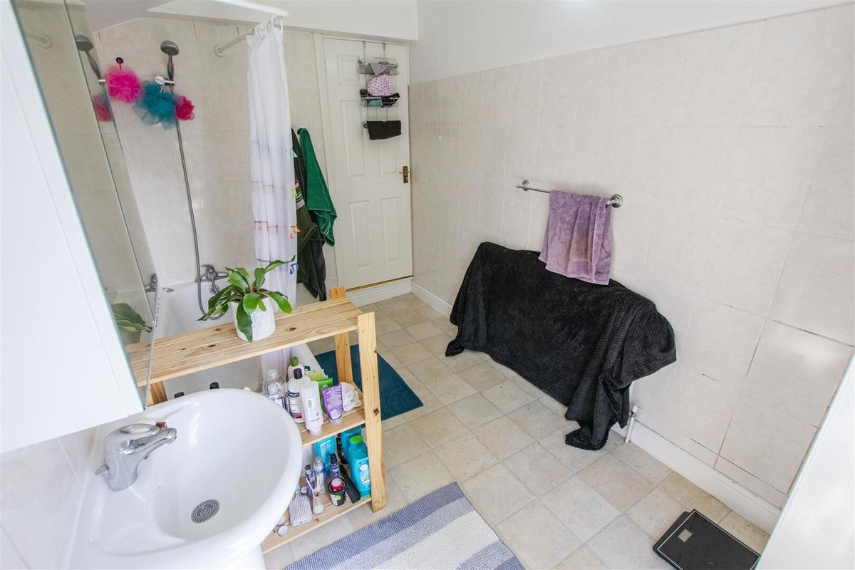 3 bedroom house for rent Teignmouth Road, Birmingham, B29 7AY UniHomes