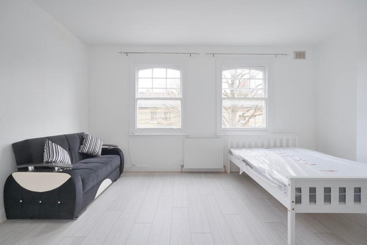 1 bedroom apartment on Turneville Road, Paddington, London