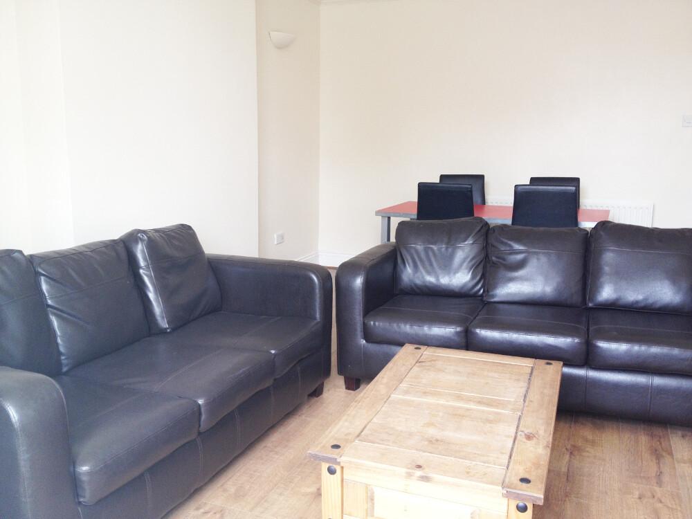 4 bedroom apartment for rent Wilmslow Road, Manchester, M14 6NW UniHomes
