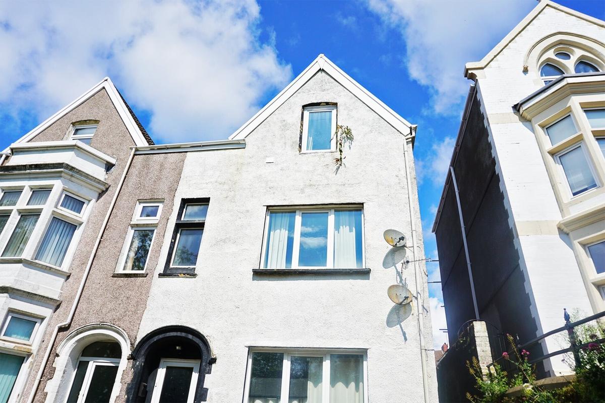 3 bedroom apartment for rent The Promenade, Swansea, SA1 6EN UniHomes