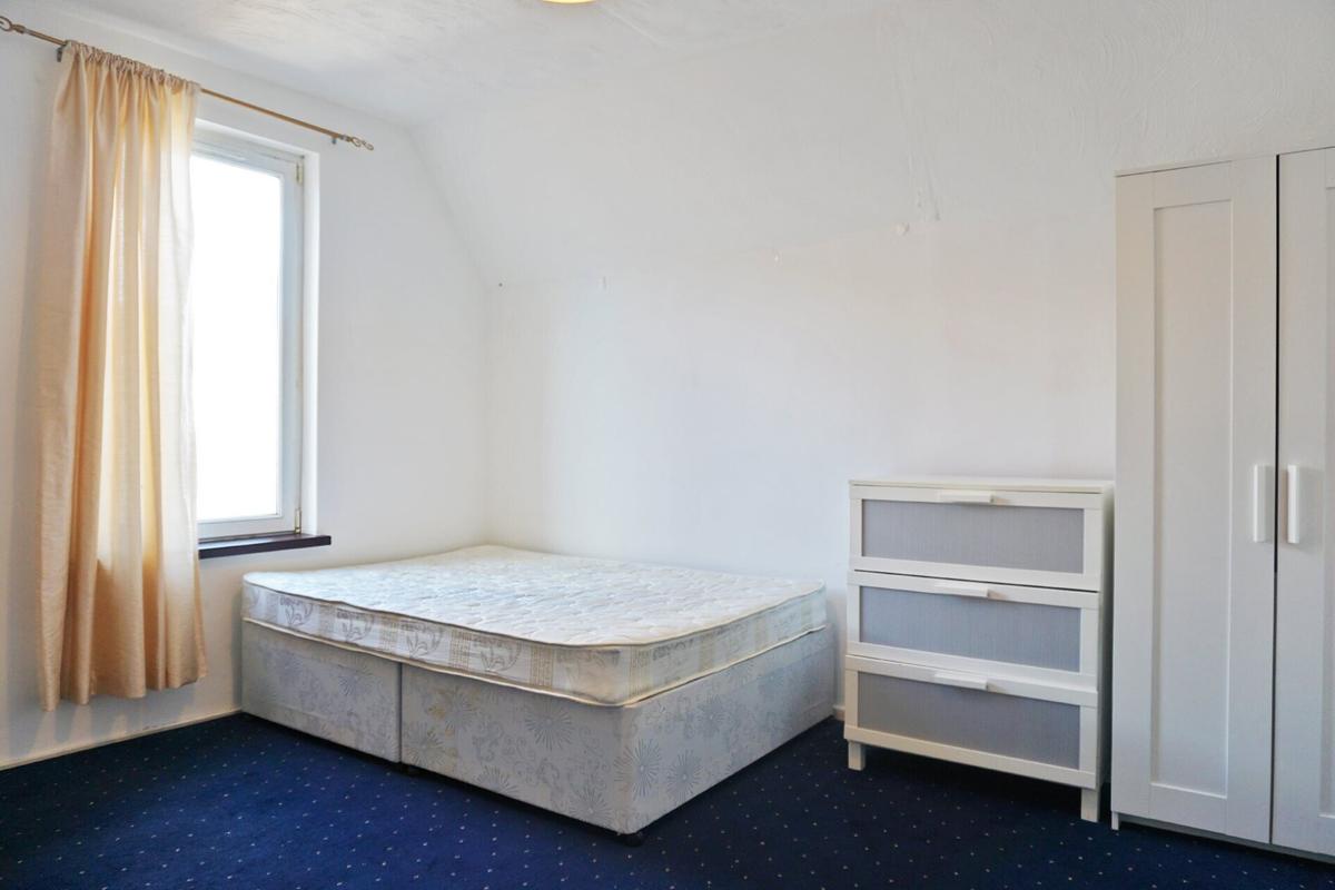 3 bedroom apartment for rent The Promenade, Swansea, SA1 6EN UniHomes