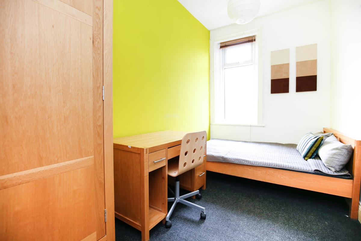 4 bedroom house for rent Heaton Park Road, Newcastle, NE6 5AP UniHomes