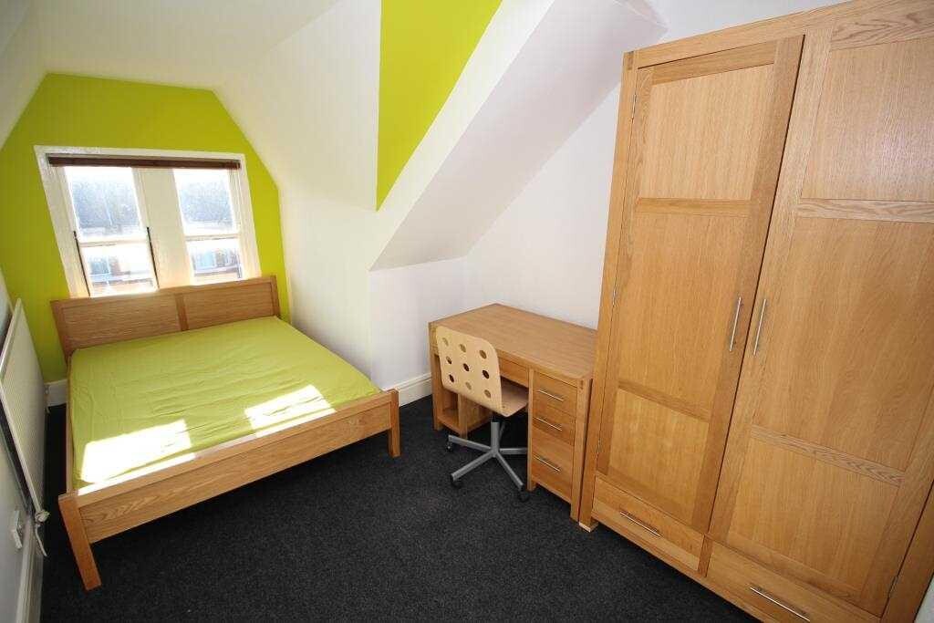 4 bedroom house for rent Heaton Park Road, Newcastle, NE6 5AP UniHomes