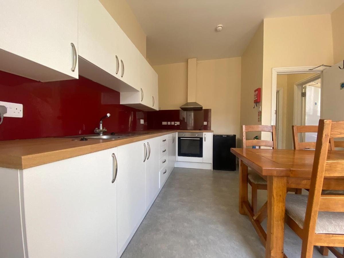 6 bedroom house for rent Albert Place, Aberystwyth, SY23 2DD UniHomes