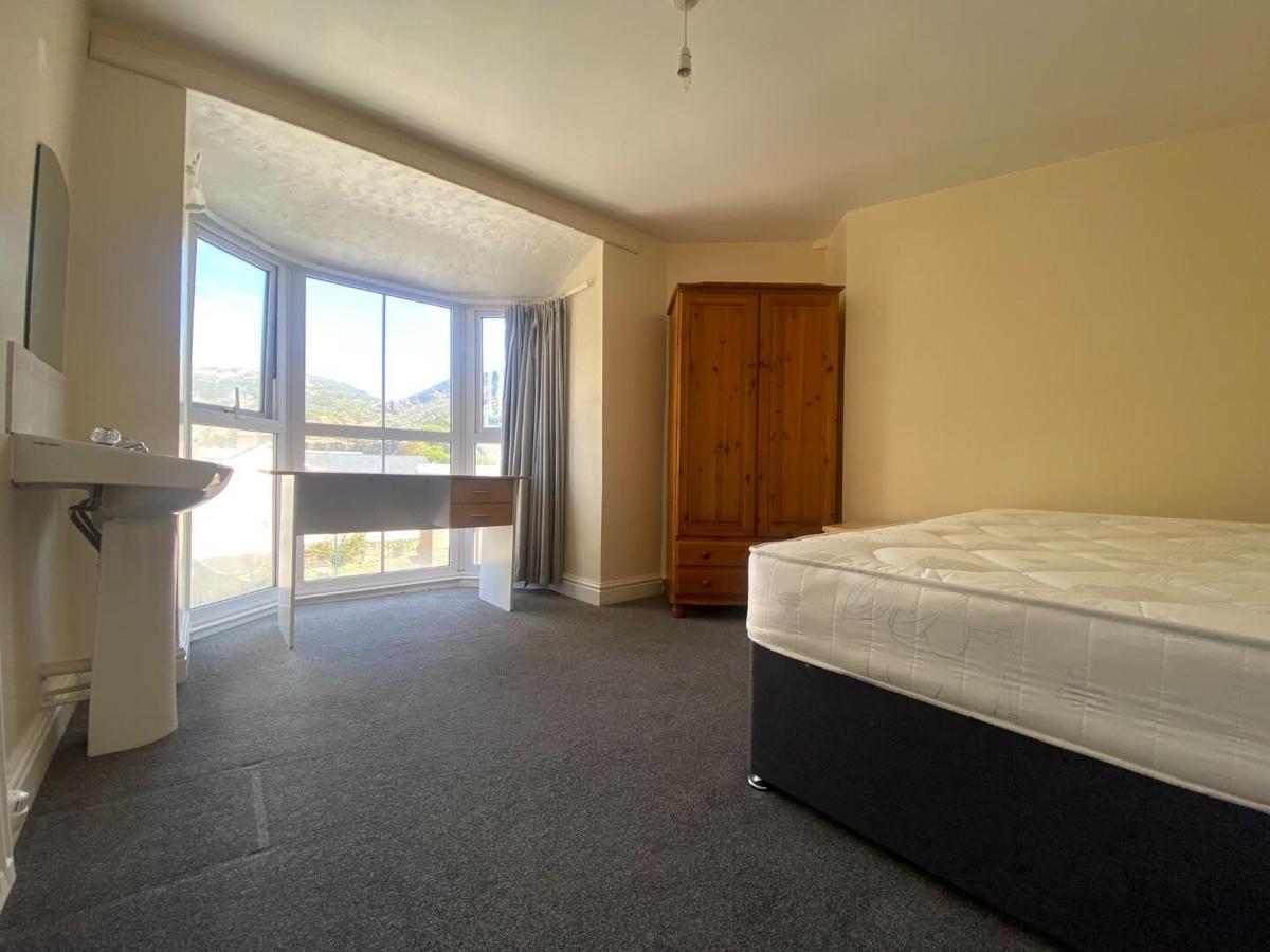 6 bedroom house for rent Albert Place, Aberystwyth, SY23 2DD UniHomes