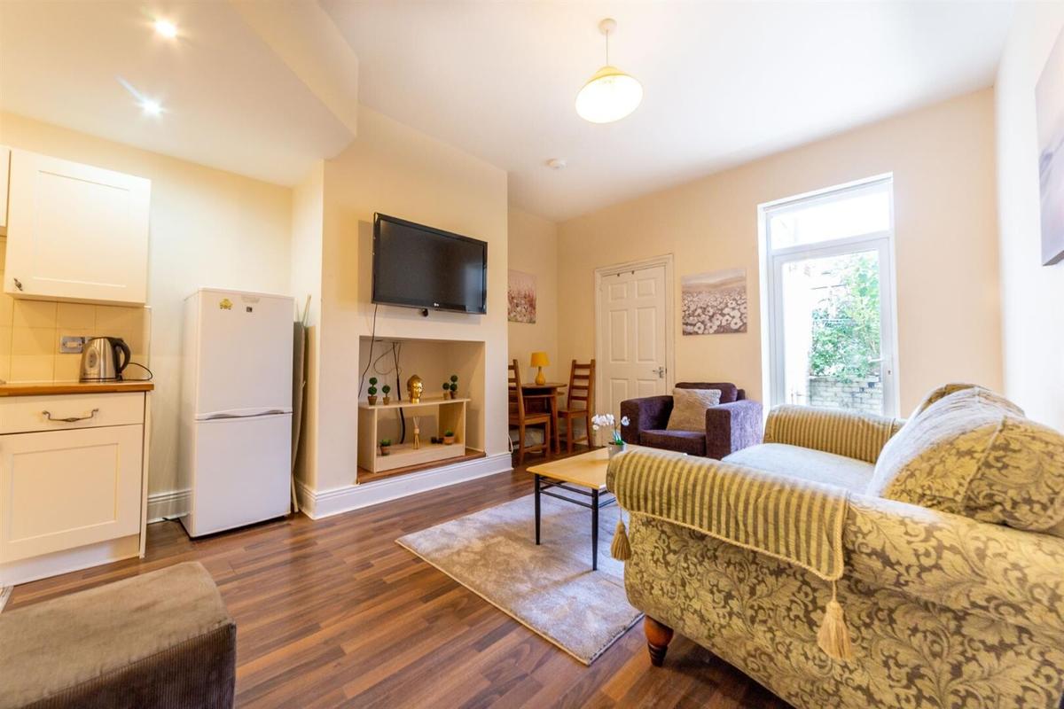 3 bedroom apartment for rent Rothbury Terrace, Newcastle, NE6 5DB