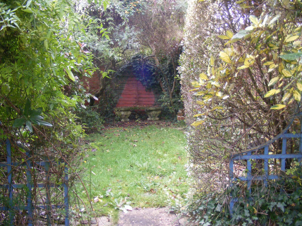 3 bedroom house for rent Harvest Road, Surrey, TW20 0QS UniHomes