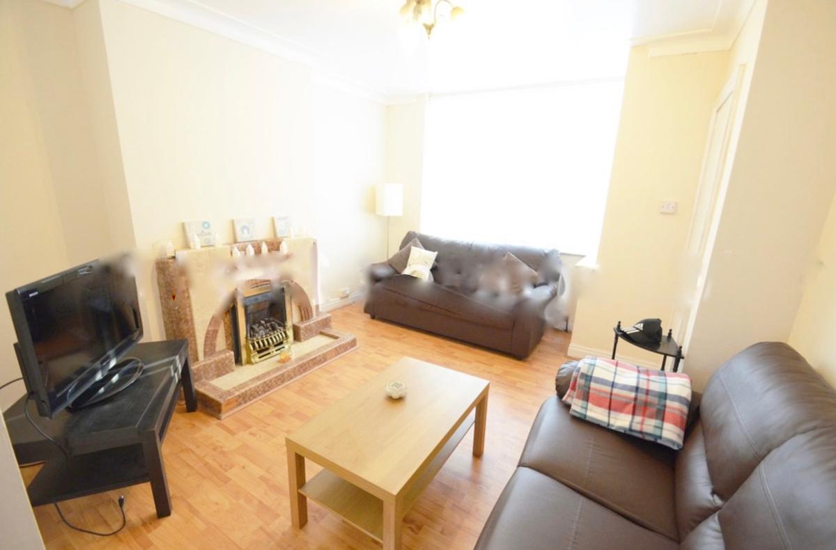 2 bedroom house for rent Park View Avenue, Leeds, LS4 2LH UniHomes