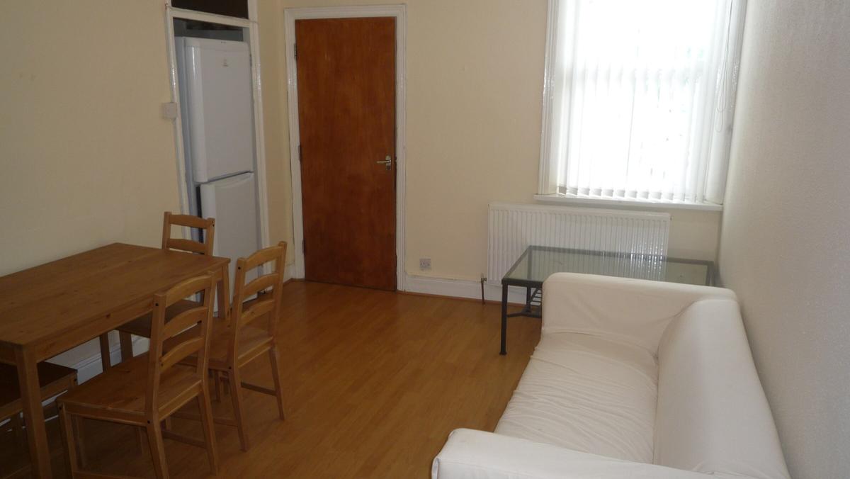 5 bedroom apartment for rent Helmsley Road, Newcastle, NE2 1DL UniHomes