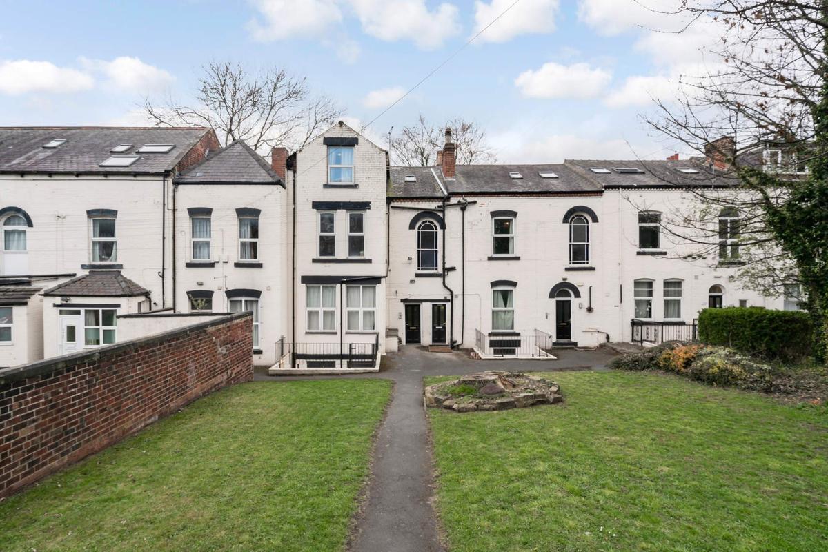 6 bedroom apartment for rent Burley Road, Leeds, LS4 2LA UniHomes