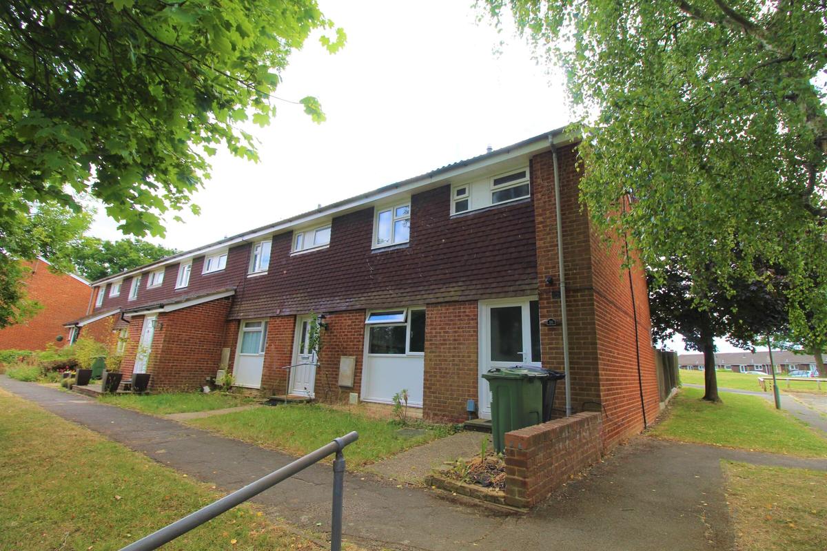 4 bedroom house for rent Rye Close, Surrey, GU2 8JA UniHomes