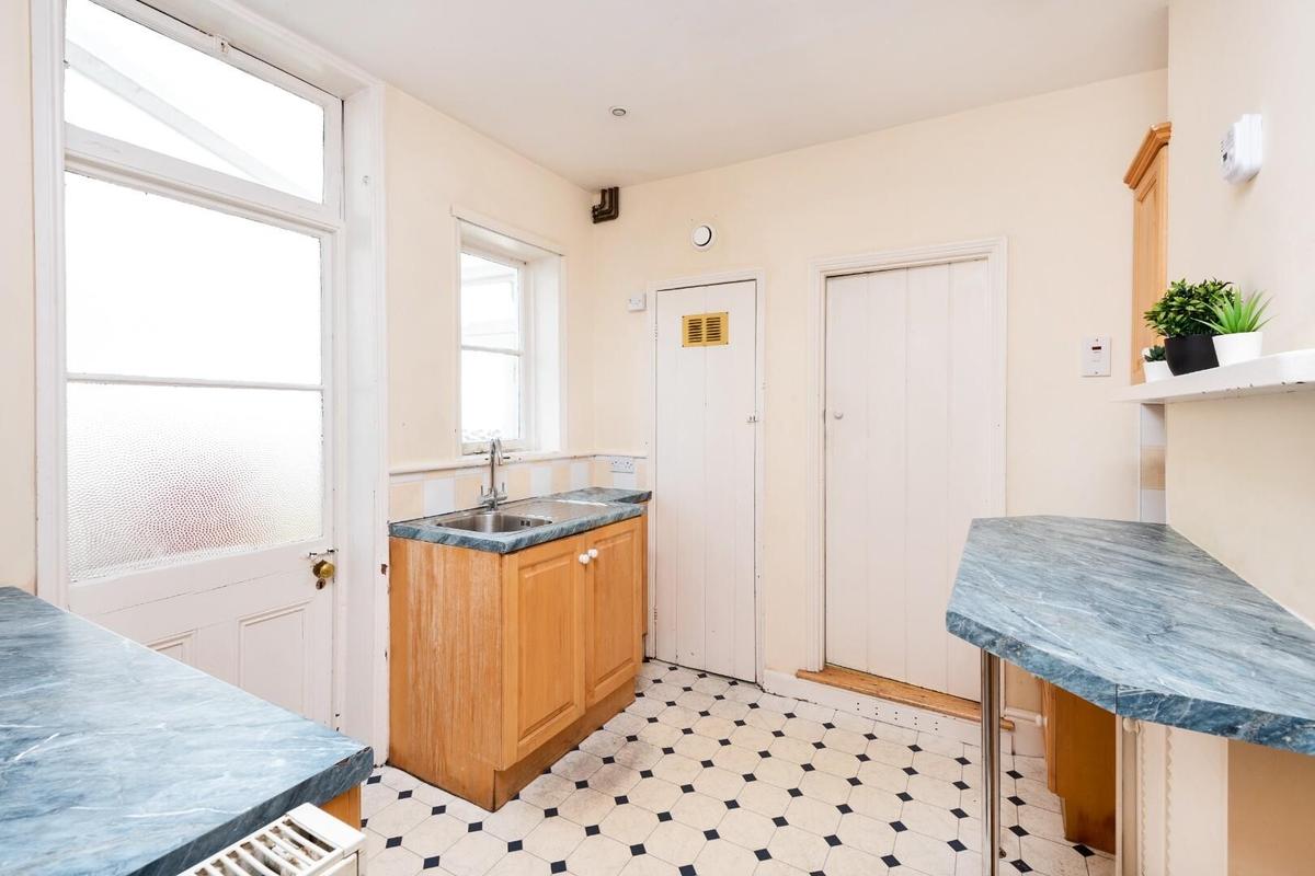 4 bedroom house for rent King Edward Road, Bath, BA2 3PD UniHomes