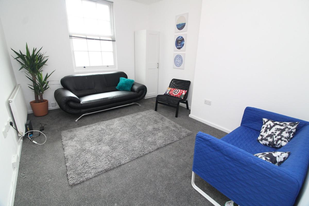 4 bedroom apartment for rent Glossop Road, Sheffield, S10 2GZ UniHomes