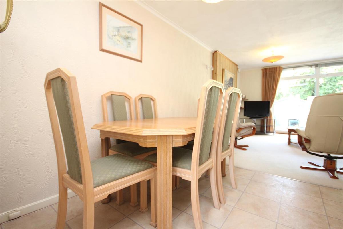 3 bedroom house for rent Windsor Close, Surrey, GU2 7QU UniHomes