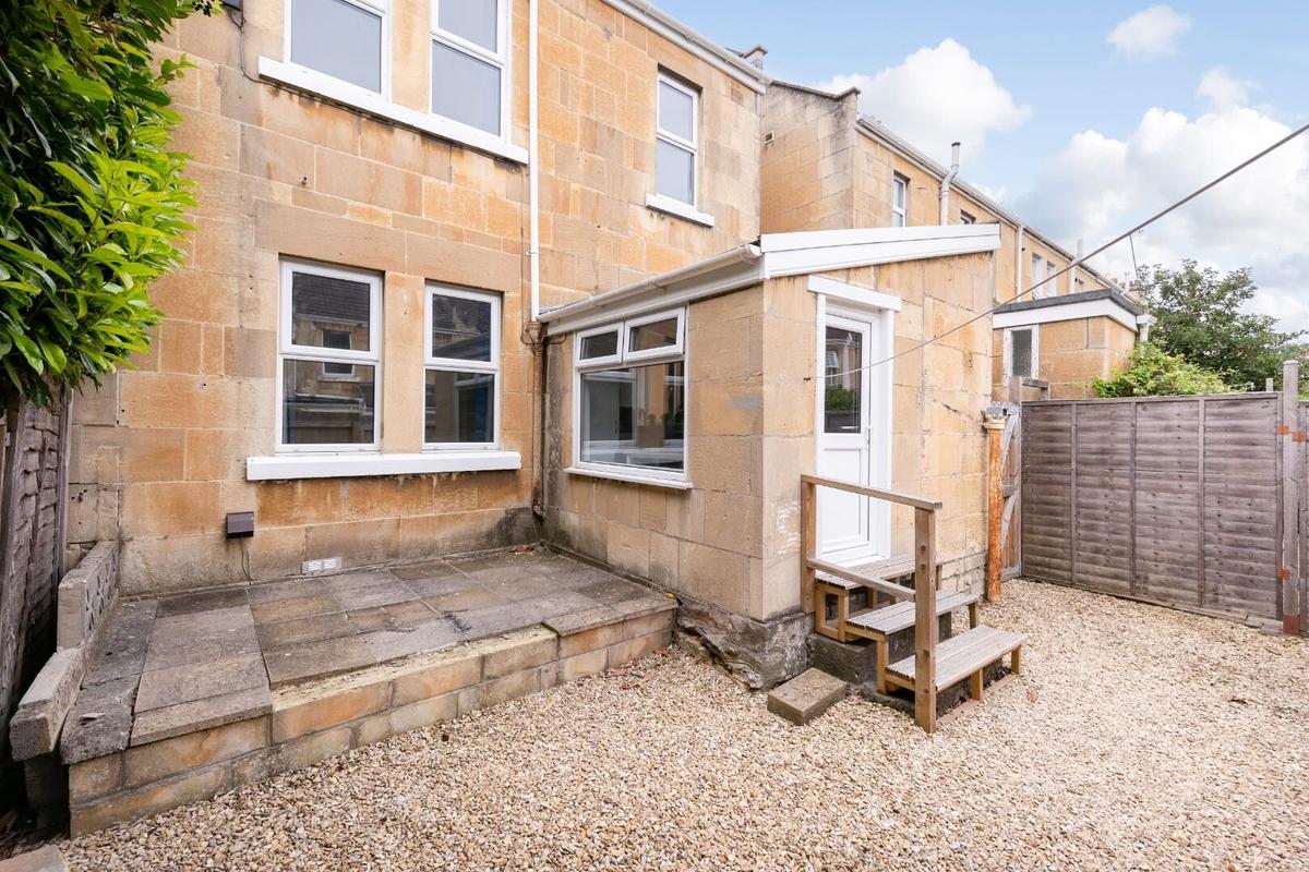 5 bedroom house for rent Canterbury Road, Bath, BA2 3LG UniHomes