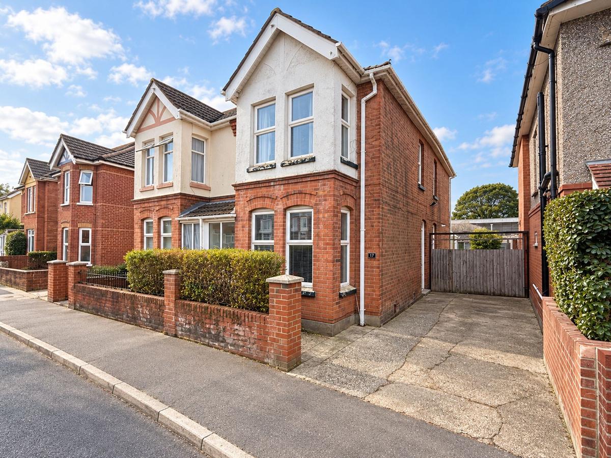 4 bedroom house on Hankinson Road, Winton, Bournemouth