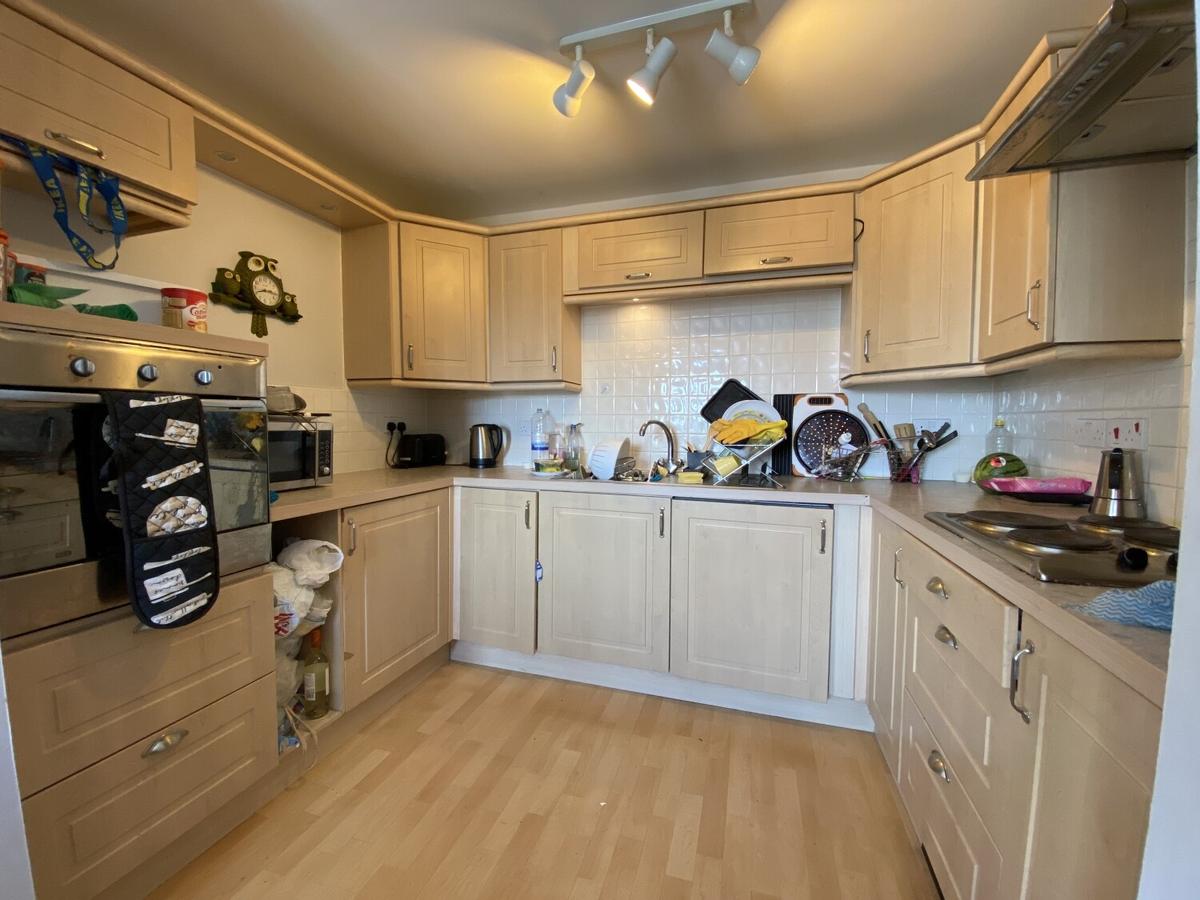 2 bedroom apartment for rent Aprilia House, Lloyd Avenue