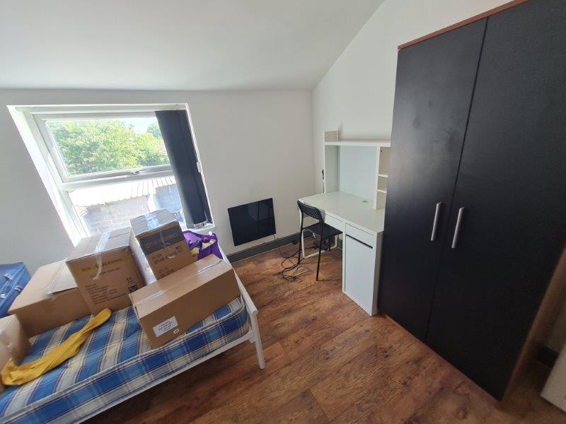 4 bedroom apartment for rent Wilmslow Road, Manchester, M14 5LW UniHomes