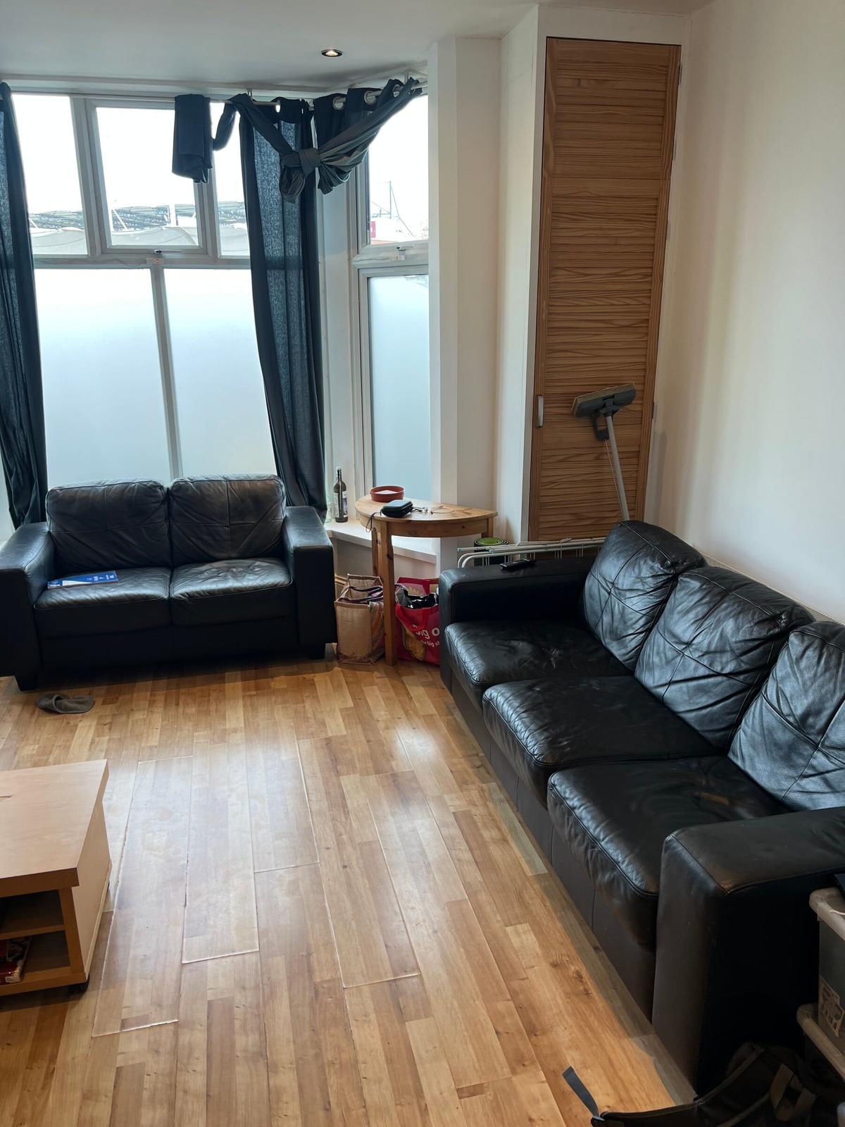 2 bedroom apartment for rent 195 Kirkstall Lane Leeds, LS6 3EJ UniHomes
