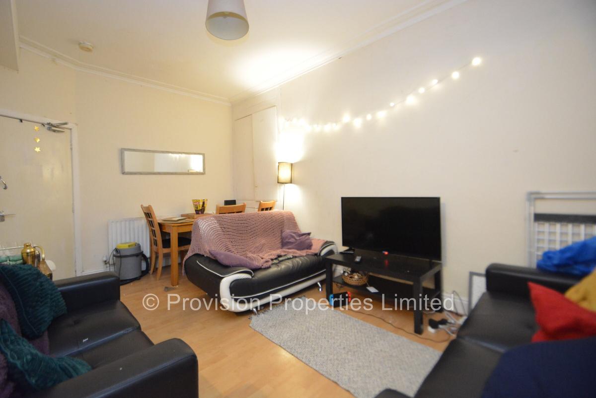 5 bedroom house on Walmsley Road Leeds, Hyde Park, Leeds