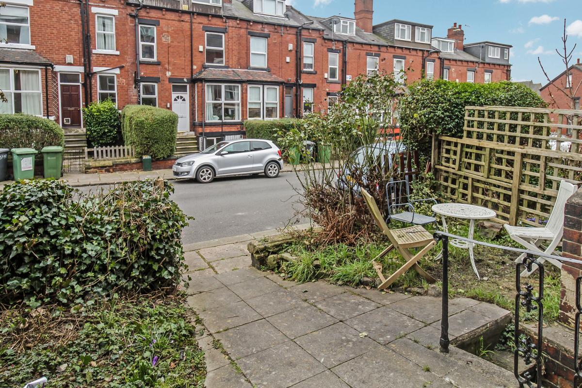 3 bedroom house for rent Beechwood Mount, Leeds, LS4 2NQ UniHomes