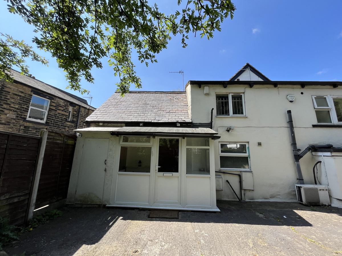 3 bedroom apartment for rent Headingley Lane, Leeds, LS6 1AA UniHomes