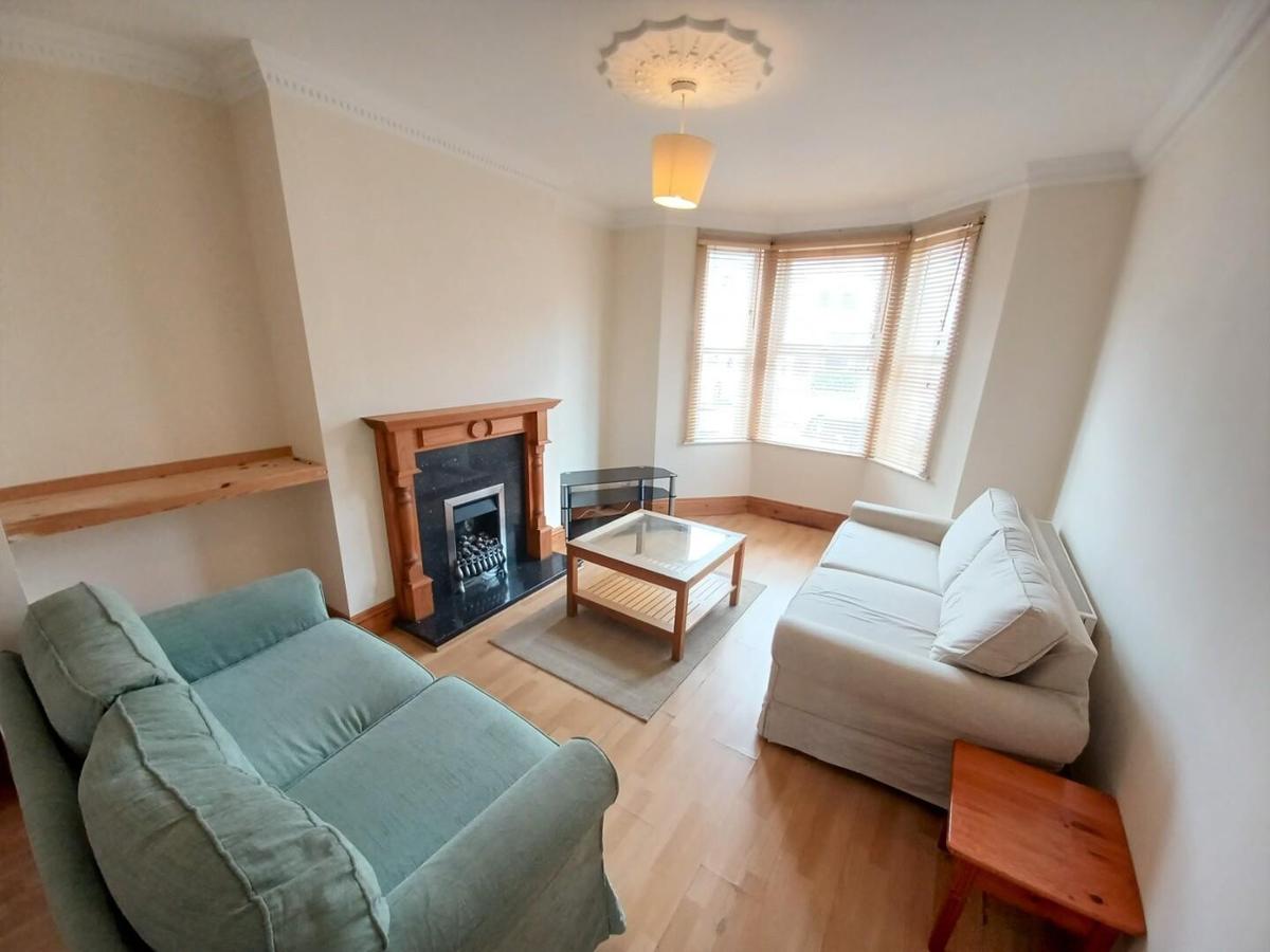 4 bedroom house for rent Coronation Avenue, Bath, BA2 2JU UniHomes