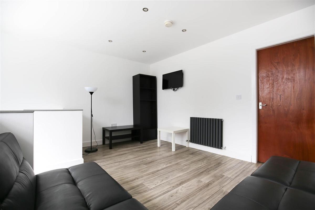 4 bedroom apartment for rent Simpson Terrace, Newcastle, NE2 1XB UniHomes