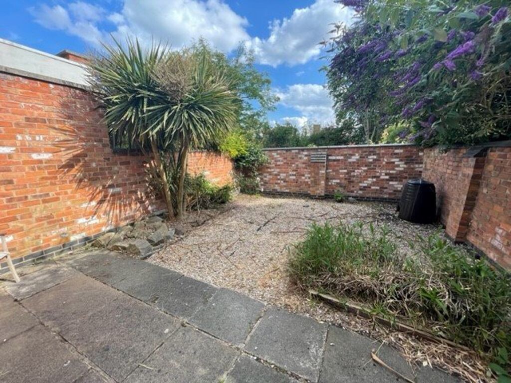 5 bedroom house for rent Victoria Park Road, Leicester, LE2 1XF UniHomes