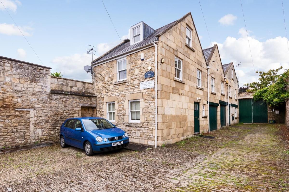 3 bedroom house for rent Lambridge, Bath, BA1 6RX UniHomes