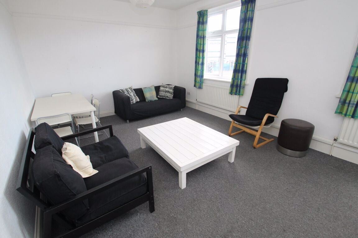 4 bedroom house for rent Braunstone Gate, Leicester, LE3 5LH UniHomes