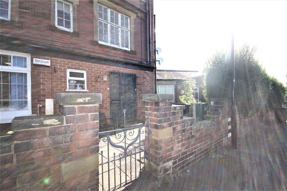 2 bedroom apartment for rent Kepstorn Road, Leeds, LS16 5LL UniHomes